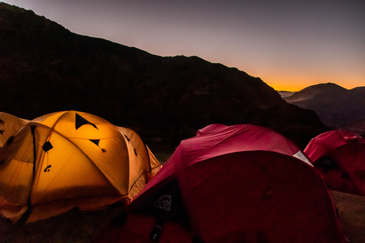 Zeltcamp des Inka Experience Trails im Abendlicht